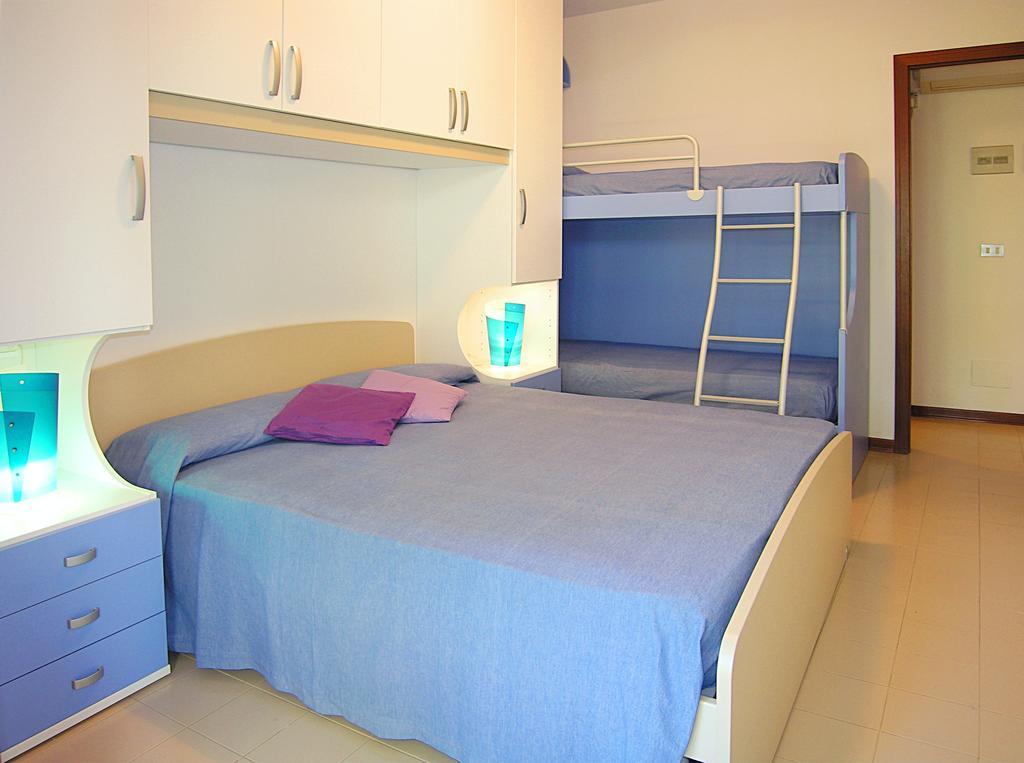 Apartment Gemini Con Piscina 比比翁 客房 照片