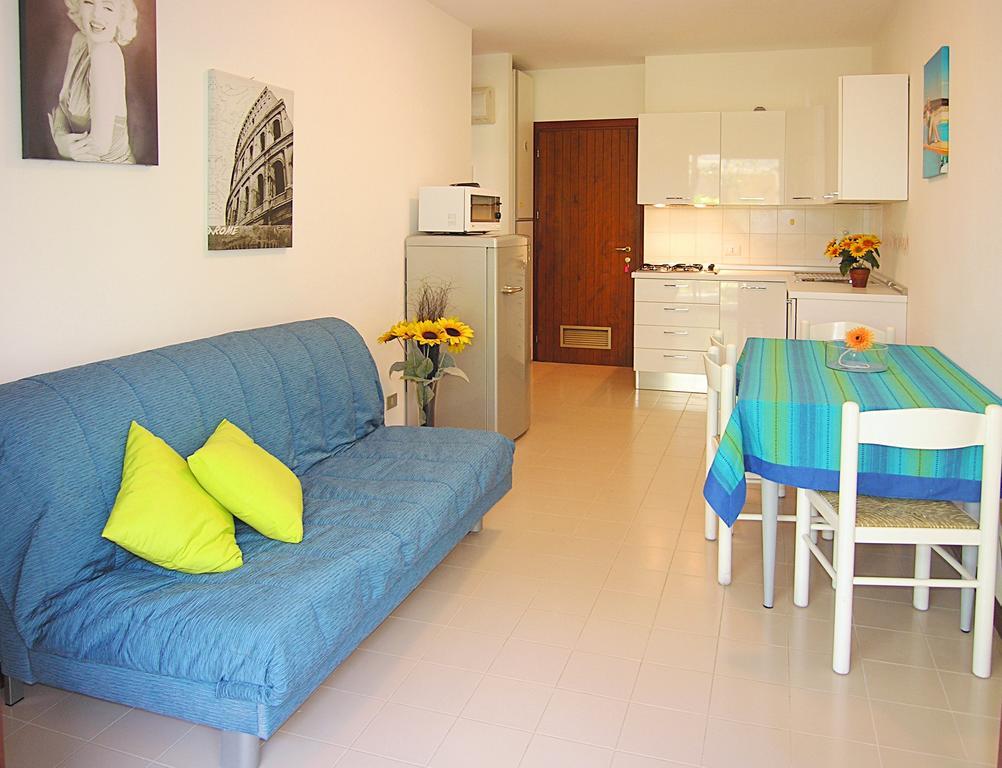 Apartment Gemini Con Piscina 比比翁 客房 照片